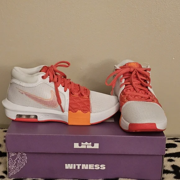 Nike LEBRON WITNESS VIII WOMENS 9 NWT - Picture 3 of 8